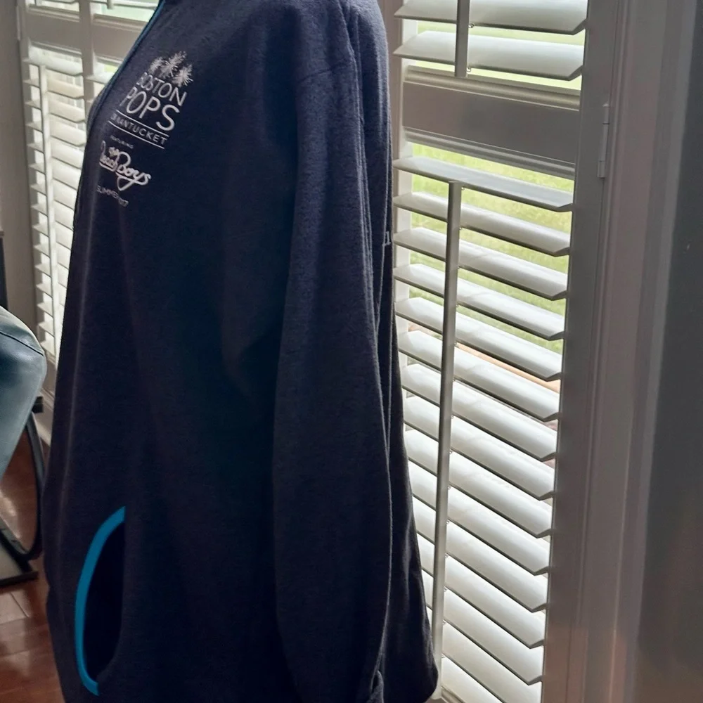 Gray Fleece‎ Pullover.
